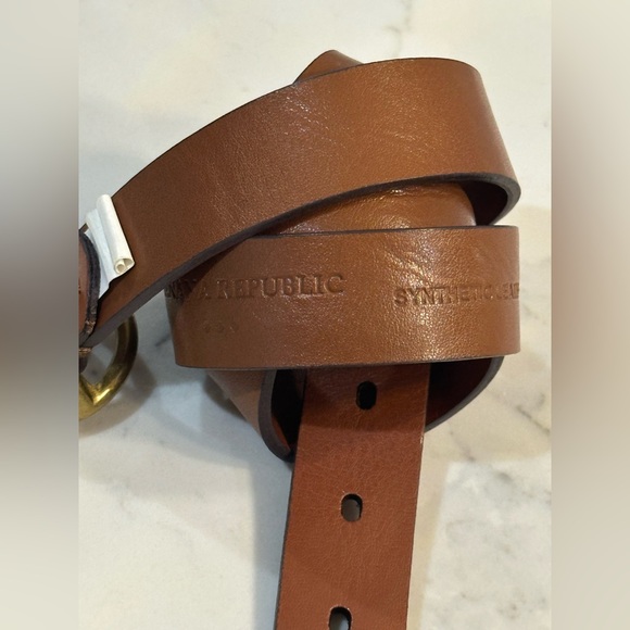 XS Banana Republic Brown Leather Belt with Gold Buckle - Picture 4 of 13